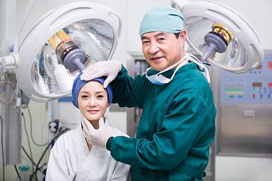 《尘封大陆》不是魂类游戏 更像是《地平线》和《战神》